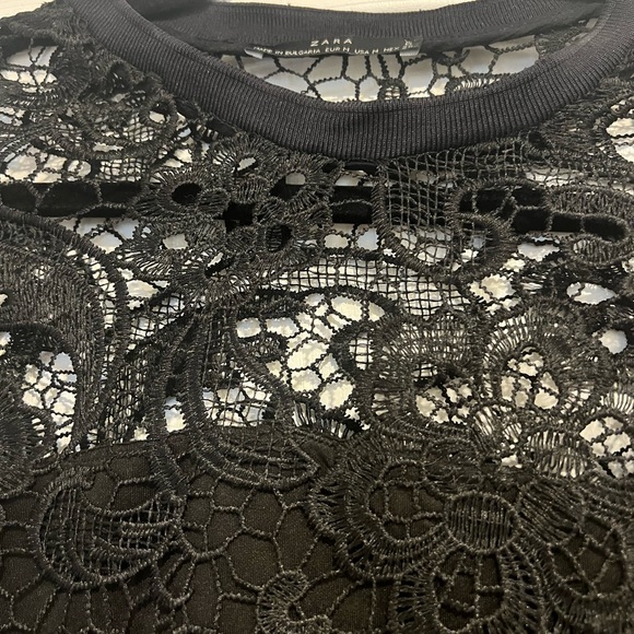 Zara Guipur black top. 3/4 sleeves. Lined from bust line down - Picture 3 of 4